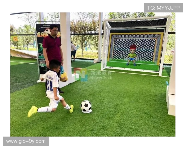 足球训练防风上衣提升运动表现与舒适度的完美选择